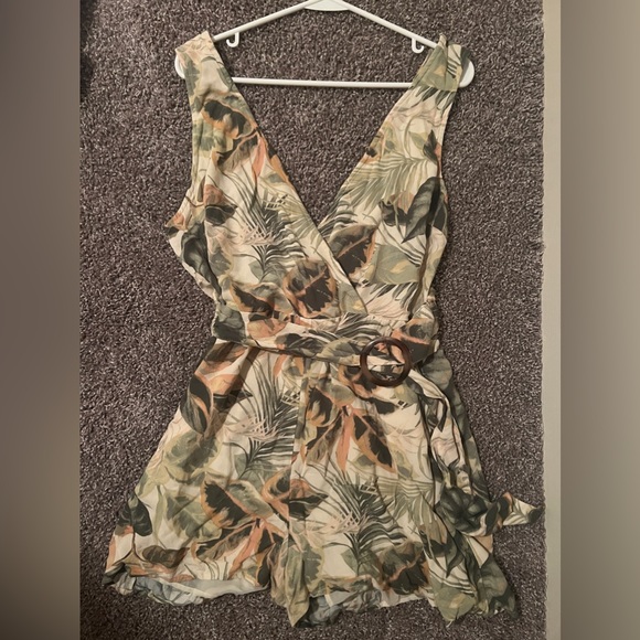 NWT AE Tropical Print Wrap Romper - Picture 2 of 4